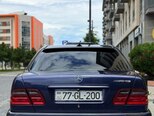 Mercedes E 230-2