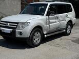 Mitsubishi Pajero-8