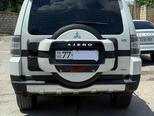Mitsubishi Pajero-6