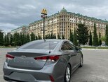 Hyundai Sonata-4