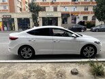 Hyundai Elantra-4