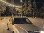 Mercedes 250 D-11