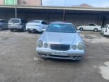 Mercedes E 220-1