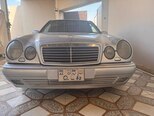 Mercedes E 240-1