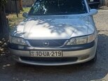 Opel Vectra-4