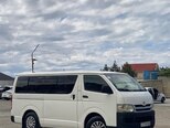 Toyota HiAce-1