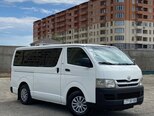 Toyota HiAce-2