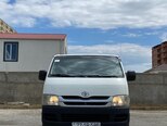 Toyota HiAce-4