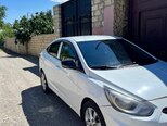 Hyundai Accent-3