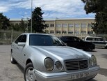 Mercedes E 230-2