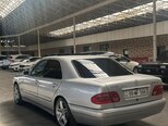 Mercedes E 240-5