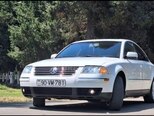 Volkswagen Passat-1