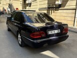 Mercedes E 230-5