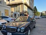 Mercedes E 240-2