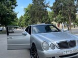 Mercedes E 240-4