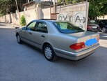 Mercedes E 230-3