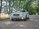 Mercedes E 200-3