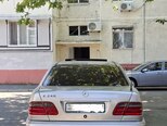 Mercedes E 240-2