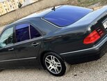 Mercedes E 200-5