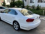 Volkswagen Passat-4