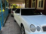 Mercedes E 230-2