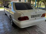 Mercedes E 230-5
