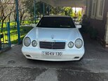 Mercedes E 230-1