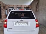 Kia Carens-2