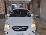 Kia Carens-1