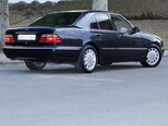 Mercedes E 240-4