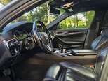 BMW 530e-11
