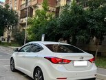 Hyundai Elantra-4
