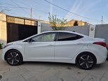 Hyundai Elantra-11