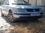 Volkswagen Passat-1
