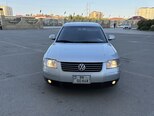 Volkswagen Passat-1
