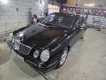 Mercedes E 240-1