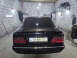 Mercedes E 240-4