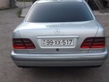 Mercedes E 240-4