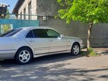 Mercedes E 200-17