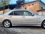 Mercedes E 200-11