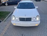 Mercedes E 240-1