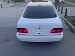 Mercedes E 240-3