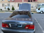 Mercedes E 240-7