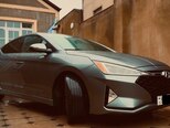 Hyundai Elantra-1