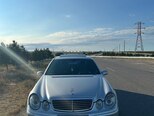 Mercedes E 240-1