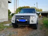 Mitsubishi Pajero-6