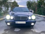 Mercedes E 240-1