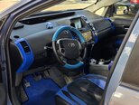 Toyota Prius-12