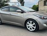 Hyundai Elantra-21