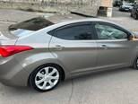Hyundai Elantra-17